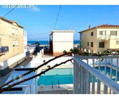 CASAGENCIA INMOBILIARIA VENDE..VILLA en segunda fila de playa totalmente