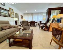 CASAGENCIA INMOBILIARIA VENDE..VILLA en segunda fila de playa totalmente