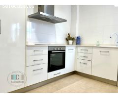 CASAGENCIA INMOBILIARIA VENDE..VILLA en segunda fila de playa totalmente