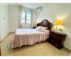 CASAGENCIA INMOBILIARIA VENDE..VILLA en segunda fila de playa totalmente