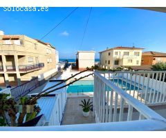 CASAGENCIA INMOBILIARIA VENDE..VILLA en segunda fila de playa totalmente