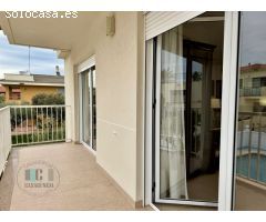 CASAGENCIA INMOBILIARIA VENDE..VILLA en segunda fila de playa totalmente