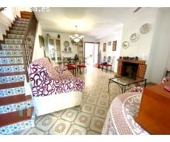 CASAGENCIA INMOBILIARIA VENDE....PAREADO en Zona torreon , 4 habitaciones,