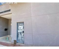 LOCAL COMERCIAL EN PUEBLO ZONA DE SERVICIOS