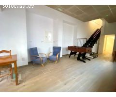 CASA EN EL CENTRO HISTÓRICO CON LOCAL PARA HOSTELERIA