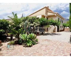 VILLA CON PARCELA DE 1600 M2 EN ZONA VORAMAR