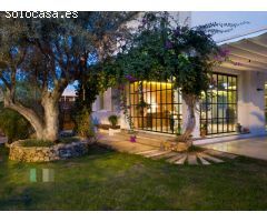 PRECIOSA VILLA EN ZONA GRAN AVENIDA ,ALTA GAMA