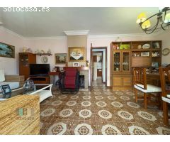 CASAGENCIA INMOBILIARIA VENDE......VILLA INDEPENDIENTE CON PISCINA Y JARDIN EN