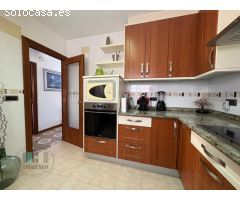 CASAGENCIA INMOBILIARIA VENDE......VILLA INDEPENDIENTE CON PISCINA Y JARDIN EN