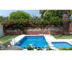 CASAGENCIA INMOBILIARIA VENDE......VILLA INDEPENDIENTE CON PISCINA Y JARDIN EN