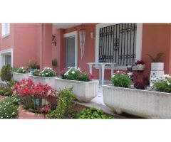 CASAGENCIA INMOBILIARIA VENDE......VILLA INDEPENDIENTE CON PISCINA Y JARDIN EN