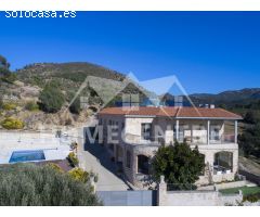 950.000 € (Antes 1.250.000 €) Casa con piscina y vistas a la montaña