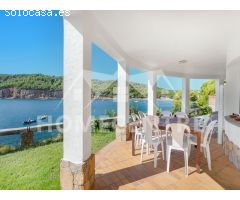 Espectacular casa frente al mar