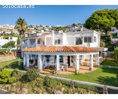 Espectacular casa frente al mar