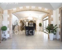 890.000 € (Antes 1.250.000 €) Casa con piscina y vistas a la montaña
