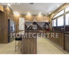 890.000 € (Antes 1.250.000 €) Casa con piscina y vistas a la montaña