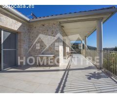 890.000 € (Antes 1.250.000 €) Casa con piscina y vistas a la montaña