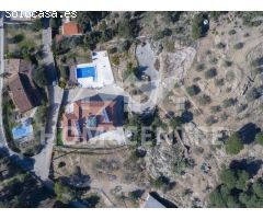 890.000 € (Antes 1.250.000 €) Casa con piscina y vistas a la montaña