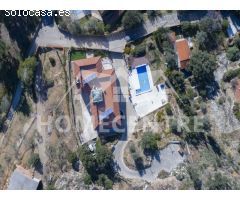 890.000 € (Antes 1.250.000 €) Casa con piscina y vistas a la montaña