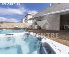 1.380.000 € (Antes 1.495.000 €) Lujosa y moderna propiedad con 25 metros de