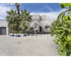 1.380.000 € (Antes 1.495.000 €) Lujosa y moderna propiedad con 25 metros de