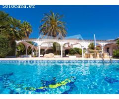 2.495.000 € (Antes 2.646.000 €) Fantástica villa con amarre de 30 metros antes