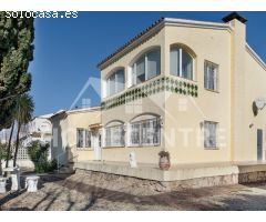 Encantadora villa orientada al sur a pocos pasos de la playa