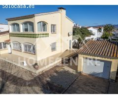 Encantadora villa orientada al sur a pocos pasos de la playa