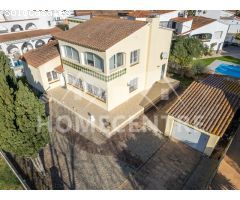 Encantadora villa orientada al sur a pocos pasos de la playa