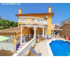 Bonito chalet con piscina