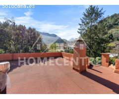 Casa más garaje con vistas a la montaña