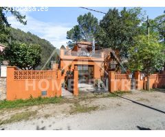 Casa más garaje con vistas a la montaña