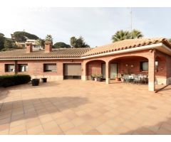 Villa con vistas al mar en el centro de Sant Andreu de Llavaneres a 35 km de