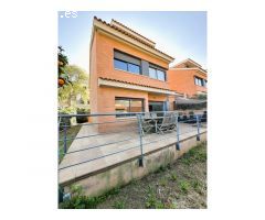 Magnífica casa en venta con jardín, terraza y buhardilla en entorno tranquilo y
