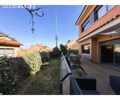 Magnífica casa en venta con jardín, terraza y buhardilla en entorno tranquilo y
