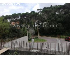 Parcela con proyecto en Aiguaviva Park
