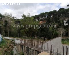 Parcela con proyecto en Aiguaviva Park