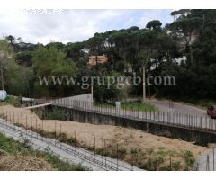 Parcela con proyecto en Aiguaviva Park