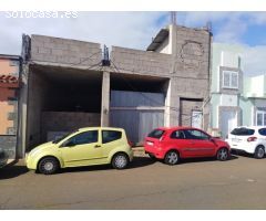 OPORTUNIDAD SOLAR CON CONSTRUCCIÓN EN FIRGAS, ZONA LOS BARRANQUILLOS