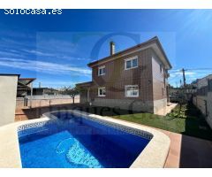 Castellgalí - Casa de 4 habitaciones con piscina y garaje ideal para familias.