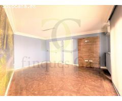 Manresa - Piso reformado de 3 habitaciones y balcón con acabados de calidad
