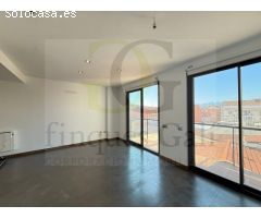 Manresa - Piso tipo loft en Avinguda les Bases con balcón ideal para una persona