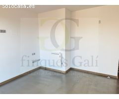 Manresa - Piso tipo loft en Avinguda les Bases con balcón ideal para una persona