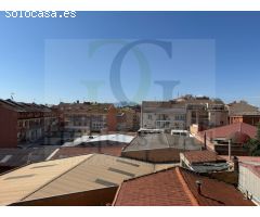 Manresa - Piso tipo loft en Avinguda les Bases con balcón ideal para una persona