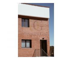 Sant Salvador de Guardiola - Casa adosada esquinera de OBRA NUEVA con jardín y