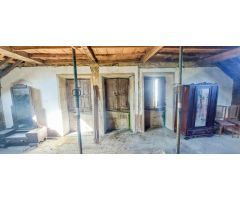 Casa de piedra para restaurar