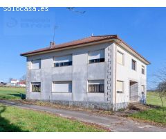 Tres casas para restaurar en Taboada.