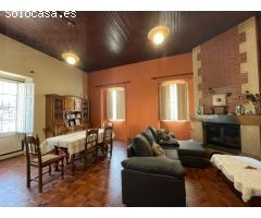 Increíble oportunidad! Casa de piedra en venta en el centro de Bandeira