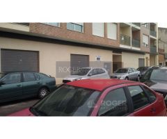 Amplio bajo comercial , muy comercial , luminoso y todo a 1 fachada
