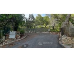 Excelente parcela de 1505 m2 en entorno natural. Vallado